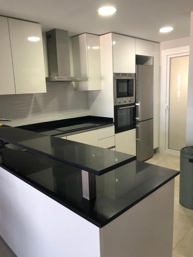 Luxury Beach Front Apartment 阿勒纳勒斯德尔索尔 外观 照片