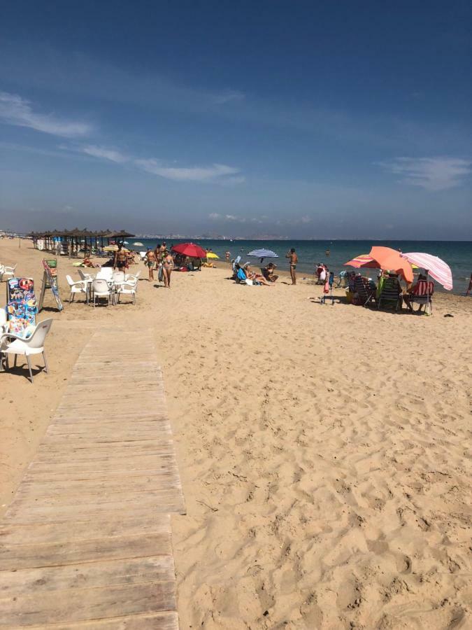Luxury Beach Front Apartment 阿勒纳勒斯德尔索尔 外观 照片