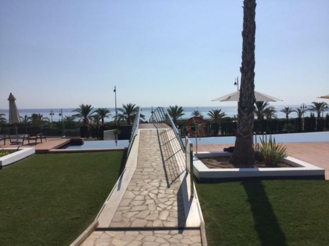 Luxury Beach Front Apartment 阿勒纳勒斯德尔索尔 外观 照片